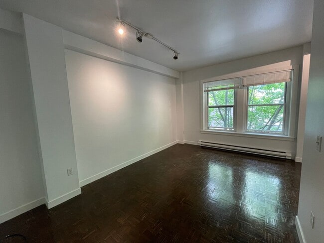 Interior Photo - The Fairmount