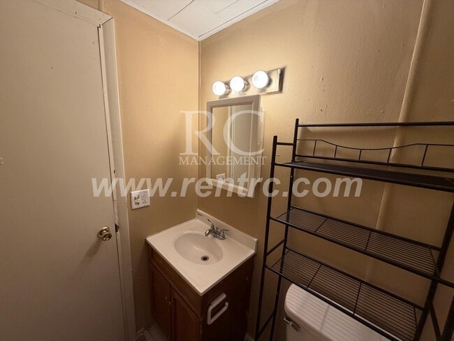 Foto del edificio - 1129-B Jackson-
