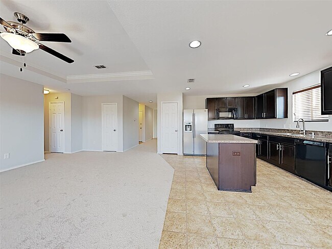 Foto del edificio - HAPPY NEW YEAR SPECIAL: Move in by 1-31-2026 and receive your second month free! Home is move-in ...