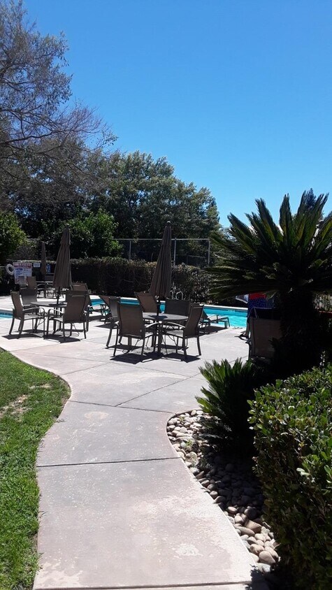 Building Photo - 5564 N El Adobe Dr