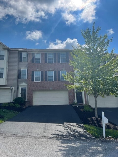 Primary Photo - 250 Maple Ridge Dr