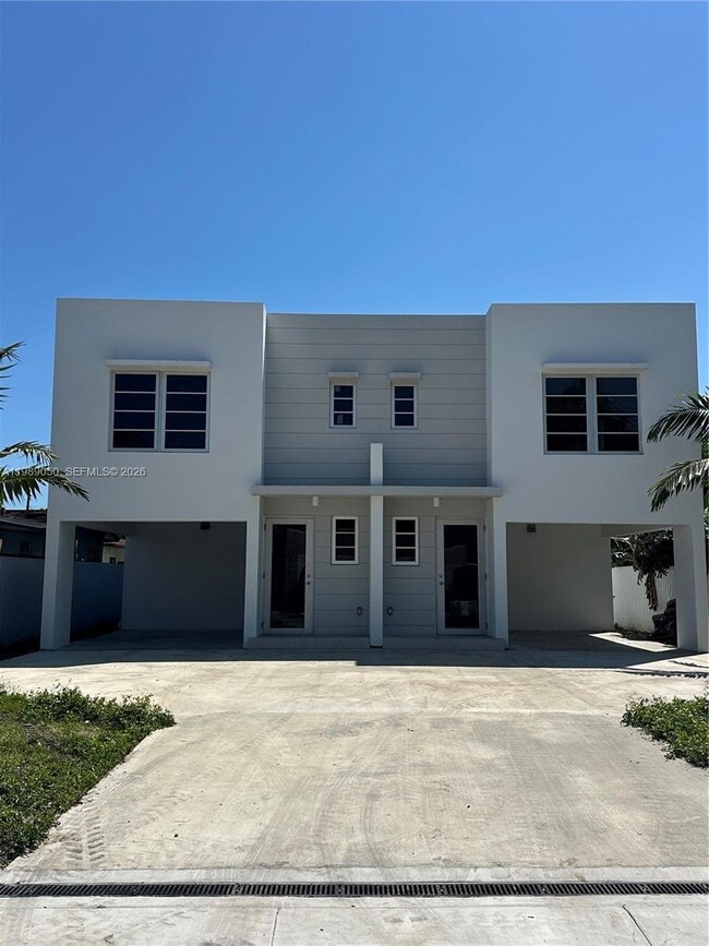 Building Photo - 2800 SW 5th St