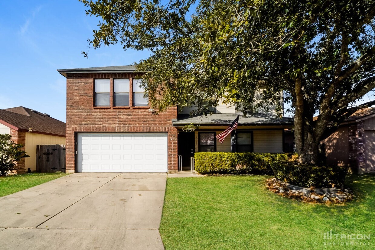 Foto principal - 8015 Chestnut Barr Dr