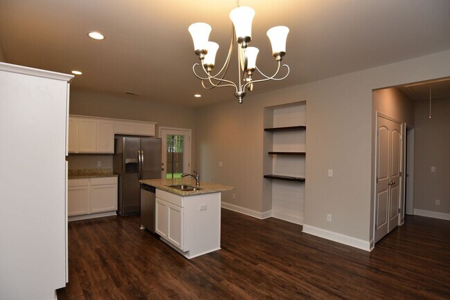 Building Photo - Remodeled Cute Modern Home In the Heart Of...