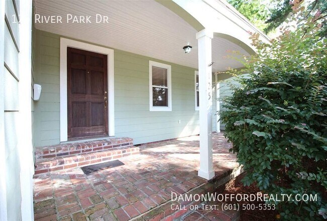 Building Photo - 125 River Park Dr