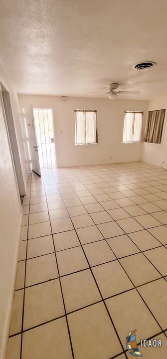 Foto del edificio - 118 B St