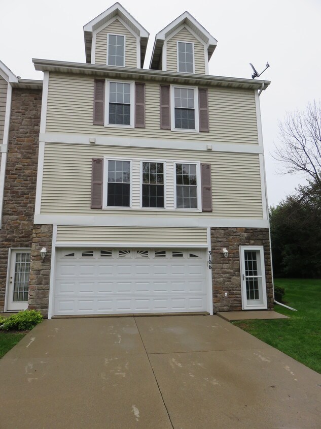 Foto principal - 8302 Westown Pkwy