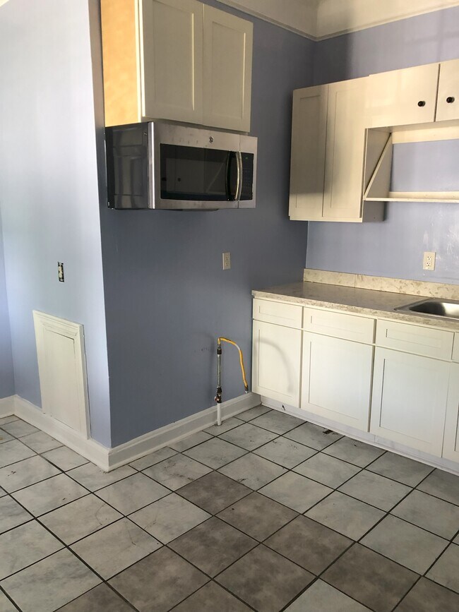 Kitchen - 3710 Delachaise St