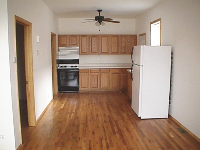 Livingroom to Kitchen - 3625 S Union Ave