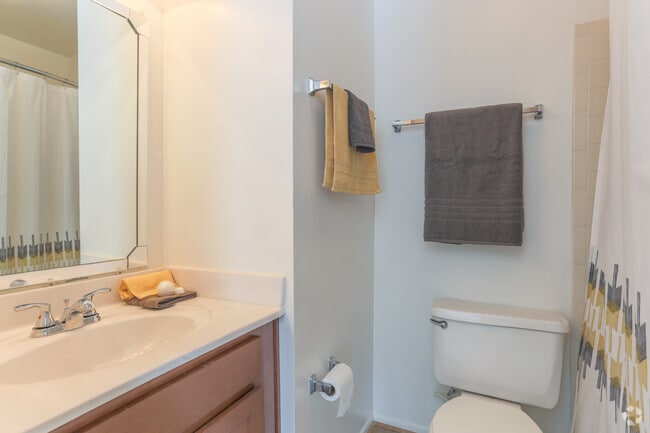 2BR,2BA,-934SF Bristle Bay - Runaway Bay Apartment Homes