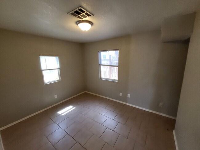 Building Photo - RePropSolution Clifton Sadler