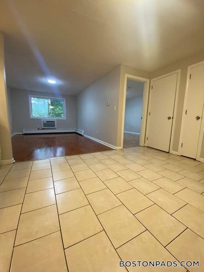 Building Photo - 140 Willard St