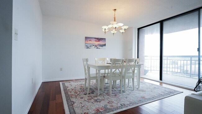 Foto del edificio - 607 Harmon Cove Tower