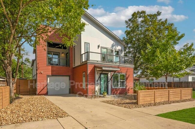 Photo - 1417 E Crockett St House