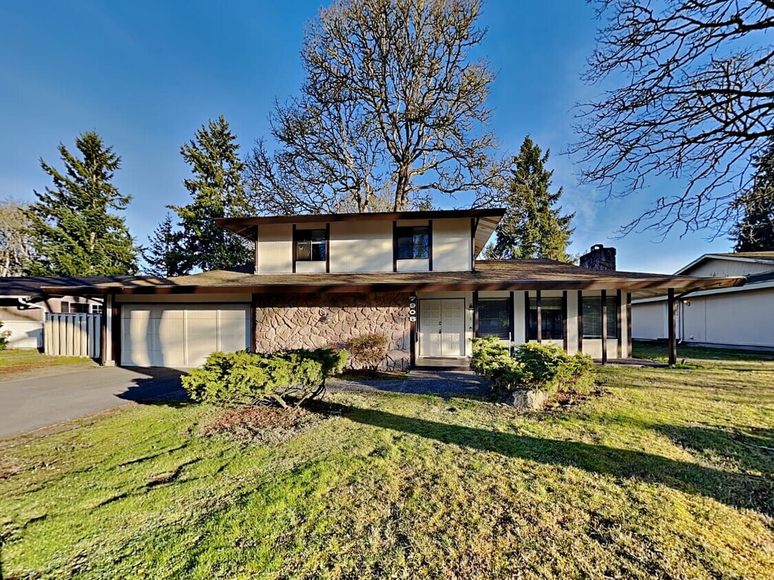 Primary Photo - 7905 Onyx Dr SW