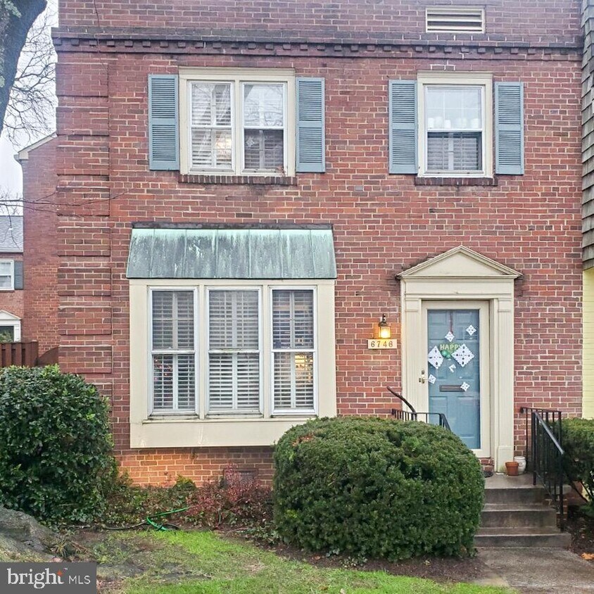Foto principal - 6746 Hillandale Rd