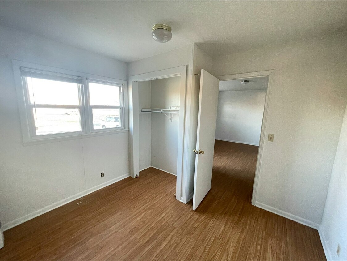 Foto principal - 901 Centennial Dr