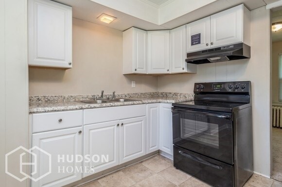 Building Photo - AVAILABLE NOW! - 94 McCarrell Rd, Hickory,...