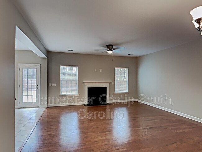 Building Photo - 217 Overcup Loop