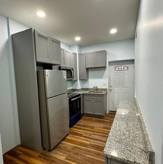 Building Photo - 3 Bedrooms 2 Full bath Home - Harrisburg Pa
