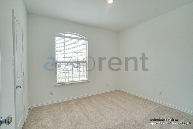 Building Photo - 1116 Flameleaf Dr