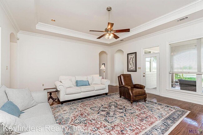 Building Photo - 3 br, 2.5 bath House - 40103 Eagles Nest
