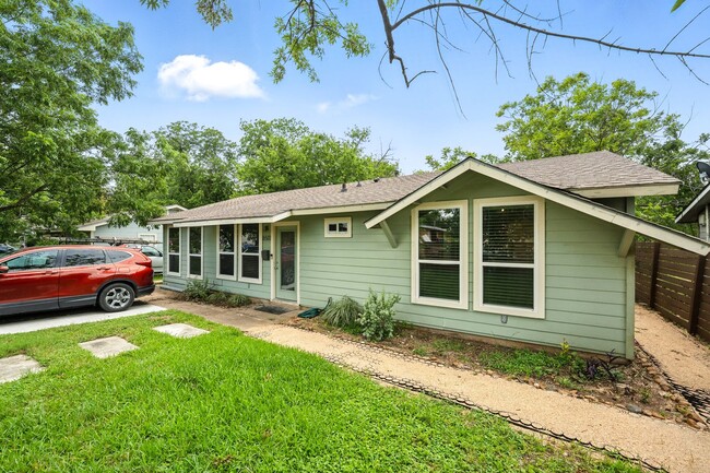 Building Photo - 6501 Hickman Ave