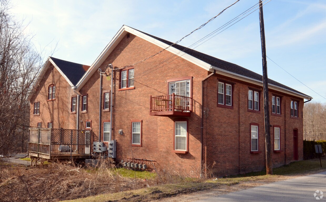 Foto del edificio - 525 Maple Ave