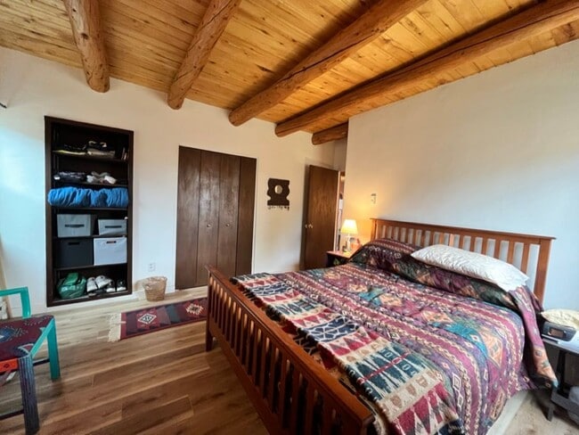 Building Photo - 128 Dona Ana Dr