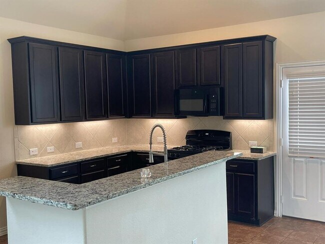 Building Photo - 32702 Oak Heights Ln