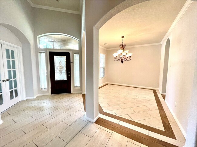 Building Photo - 23606 Rollinford Ln