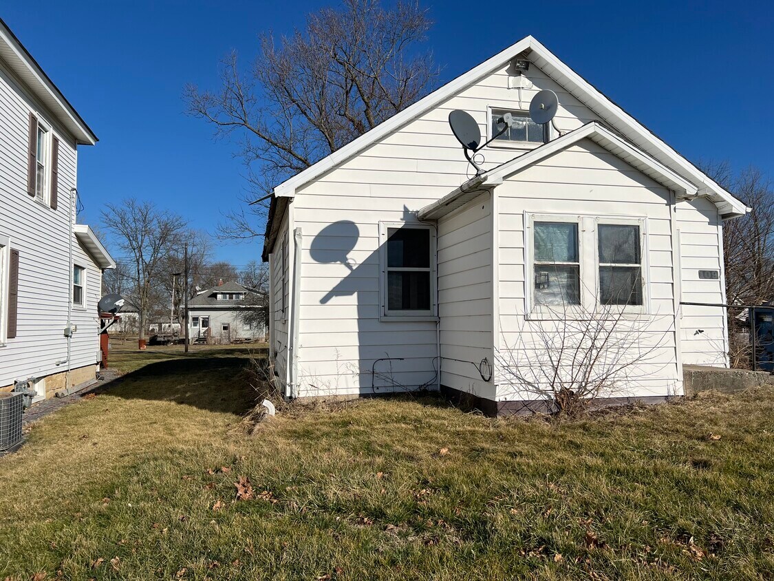 Primary Photo - 109 Raub Ave