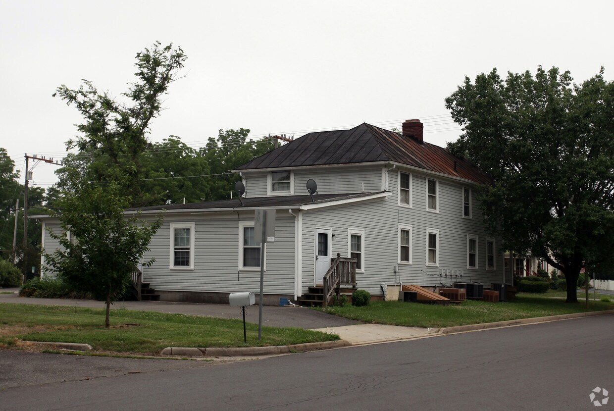 Foto principal - 14900 Washington St