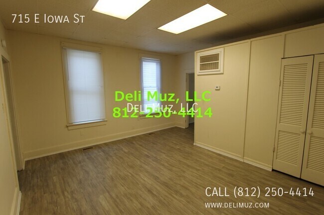 Building Photo - 715 E Iowa St