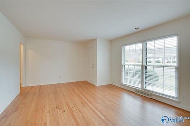 Foto del edificio - 814 Cleermont Dr SE