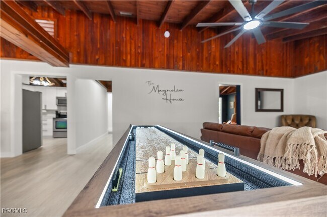 Foto del edificio - 17780 Caloosa Rd