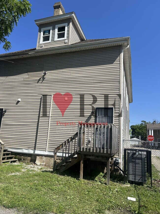 Building Photo - 1283 W Broad St