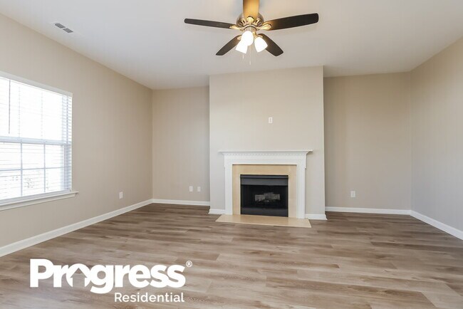 Building Photo - 310 John Henry Dr