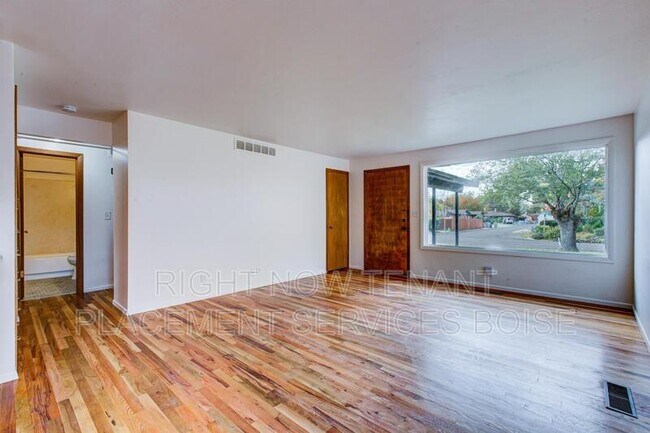 Building Photo - 2026 N 24th St