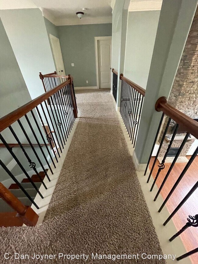 Building Photo - 4 br, 3 bath House - 9 Grove Valley Way