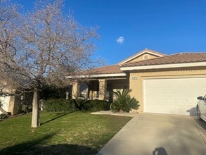 Building Photo - 27474 Fallbrook Ct