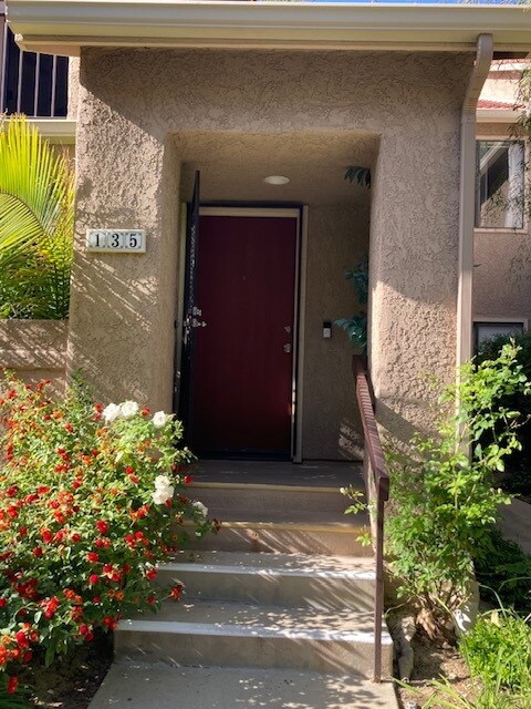 Building Photo - 2335 Archwood Ln