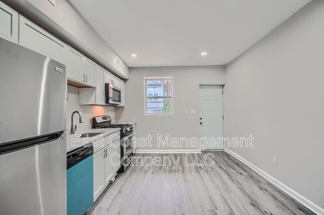 Foto del edificio - 2622 Llewelyn Ave