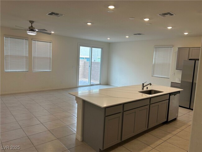 Foto del edificio - 4172 Scarlet Cob Ave