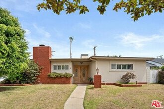 Building Photo - 7377 W 88th St