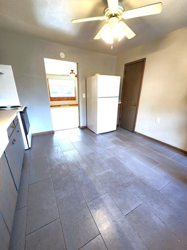 Foto del edificio - DG - 4520-4522 N 84th Street