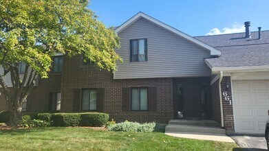 Building Photo - 661 Cross Creek Dr N