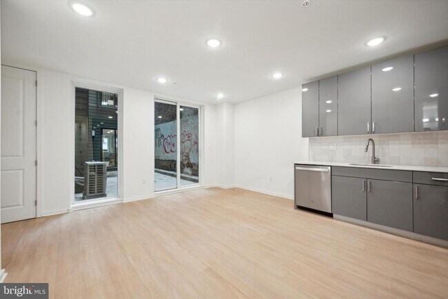 Foto del edificio - 225 N 12th St