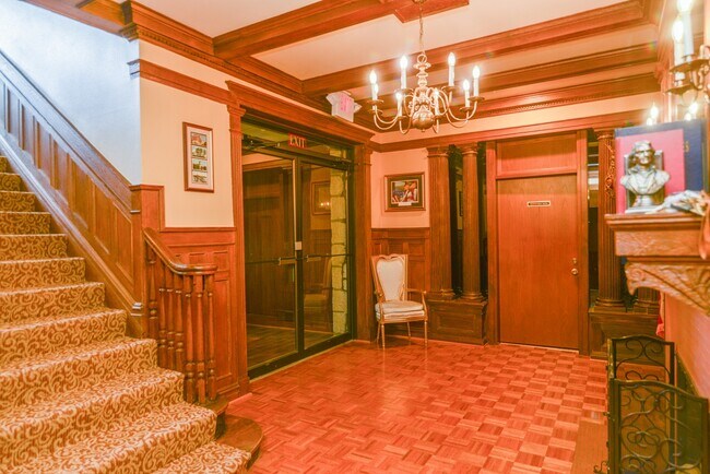 Foto del edificio - 611 E Capitol Ave