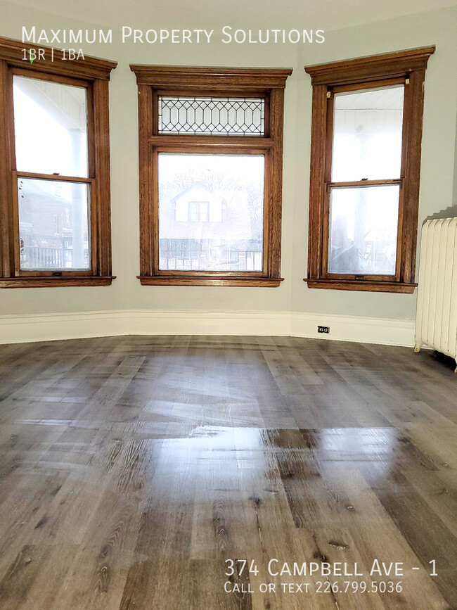 Building Photo - Gorgeous Newly Renovated Apartment ALL INC...